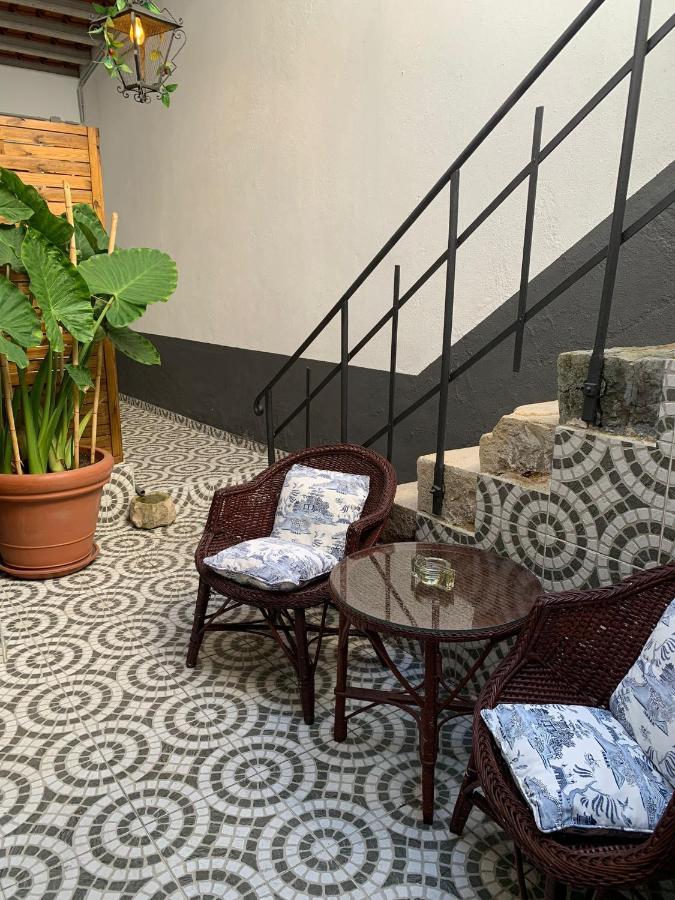 Largo Da Rainha, Guesthouse Merceana Luaran gambar
